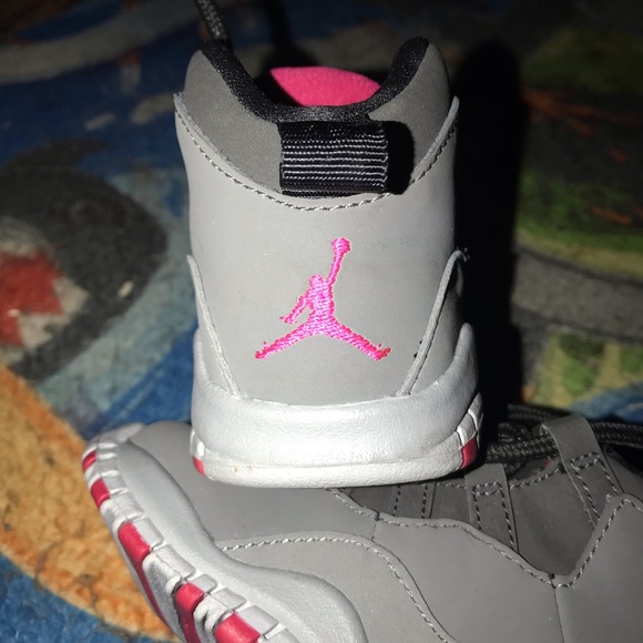 Air Jordan Toddler Sneakers - Picture 2 of 5